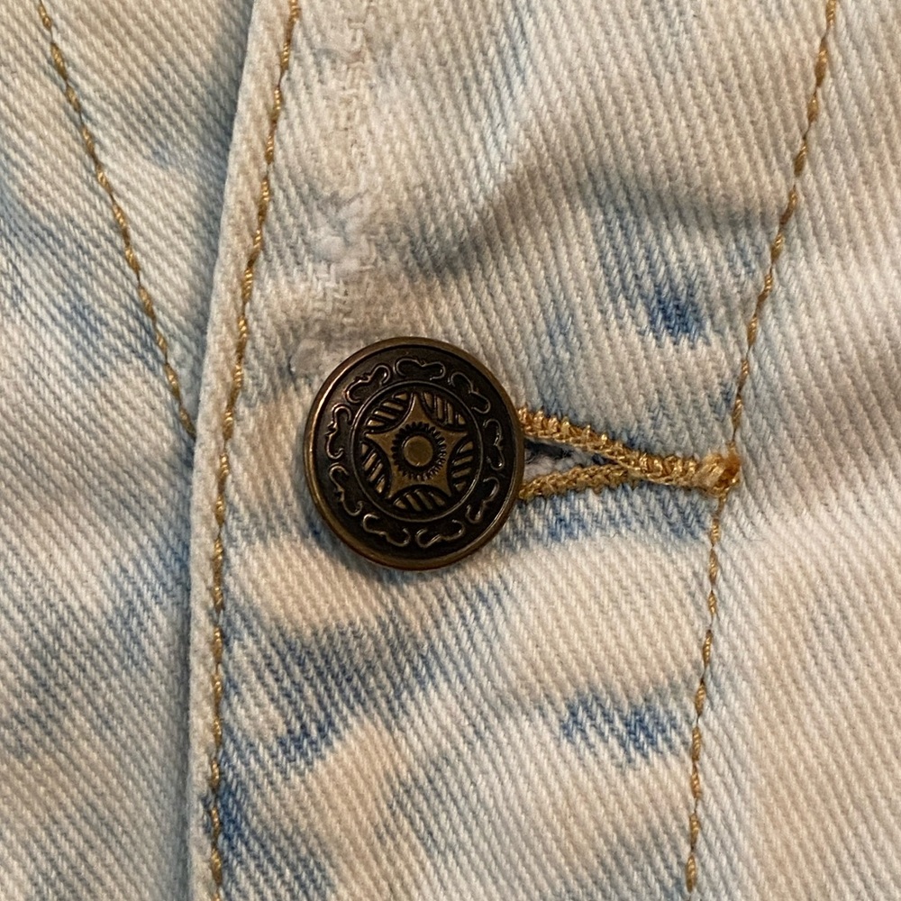 Free People Faded Blue Jean Jacket. Size 0. - Picture 5 of 6